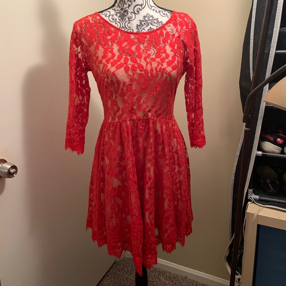 Red lace free people dress with white bodice 10